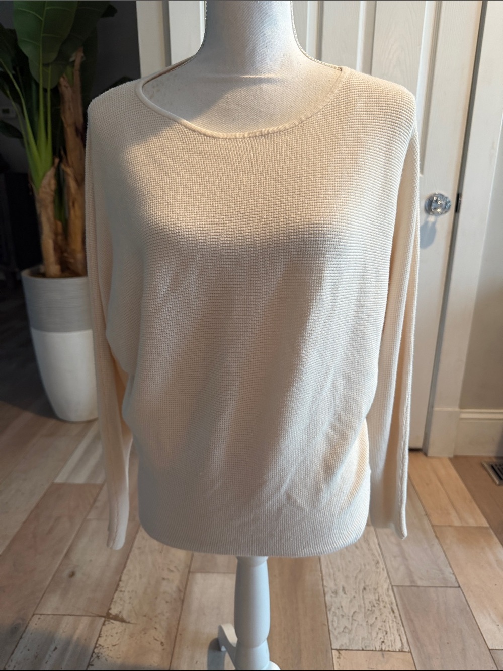 Cyrus Cream Lightweight Turtleneck-Style Sweater BNWOT